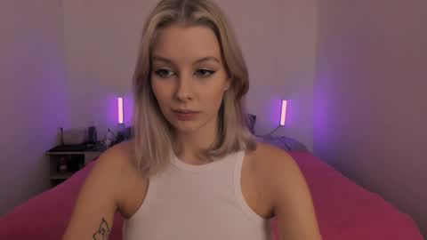Ellie Mia online show from December 4, 4:38 pm