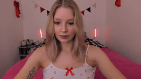 Ellie Mia online show from January 15, 4:11 pm