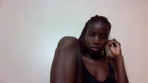 Snapshot of sexy_petittie chatting on September 19, 7:18 am sexy_petittie online show from September 19, 7:18 am