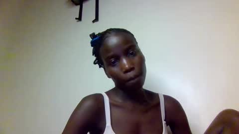 Snapshot of sexy_petittie chatting on October 12, 7:49 pm sexy_petittie online show from October 12, 7:49 pm