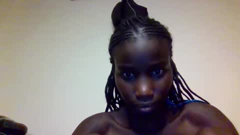 Snapshot of sexy_petittie chatting on October 25, 4:03 pm sexy_petittie online show from October 25, 4:03 pm