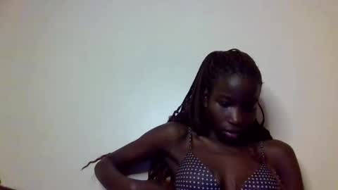 Snapshot of sexy_petittie chatting on September 18, 7:07 am sexy_petittie online show from September 18, 7:07 am