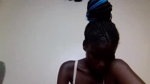 Snapshot of sexy_petittie chatting on October 27, 6:13 pm sexy_petittie online show from October 27, 6:13 pm