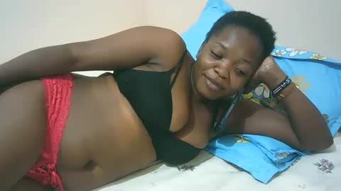 Snapshot of sexy_tiffah33 chatting on February 14, 3:58 pm Tiffah online show from February 14, 3:58 pm