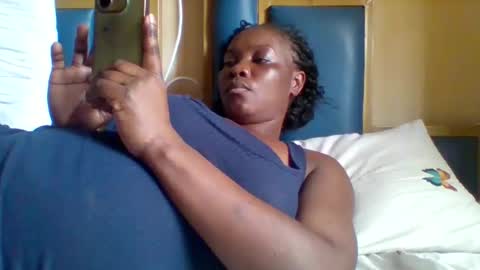 Snapshot of sexy_vivy1 chatting on October 31, 8:07 am sexy_vivy1 online show from October 31, 8:07 am