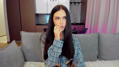 Lou online show from December 12, 7:26 pm