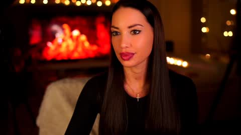 Snapshot of sexyassistant_ chatting on December 6, 7:22 pm Sandra online show from December 6, 7:22 pm