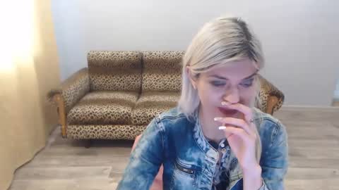 sexybeatriice online show from December 6, 7:32 am