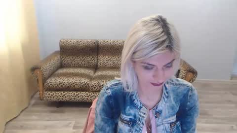 sexybeatriice online show from December 3, 7:19 am