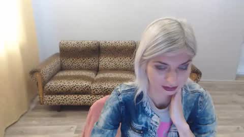sexybeatriice online show from December 15, 7:13 am