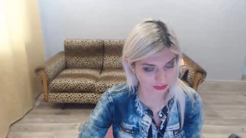 sexybeatriice online show from December 2, 7:10 am