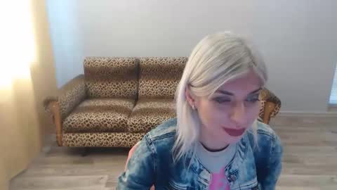 sexybeatriice online show from December 14, 7:18 am