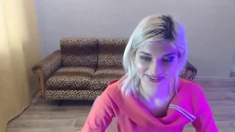 sexybeatriice online show from February 1, 7:05 am
