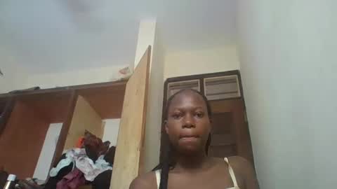 Snapshot of sexybilha483 chatting on February 5, 5:41 am Sexybilha483 online show from February 5, 5:41 am