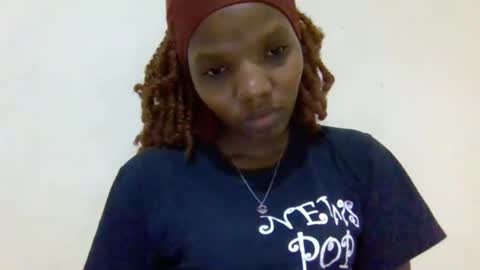 Snapshot of sexybrown14 chatting on October 24, 4:58 pm Essy online show from October 24, 4:58 pm