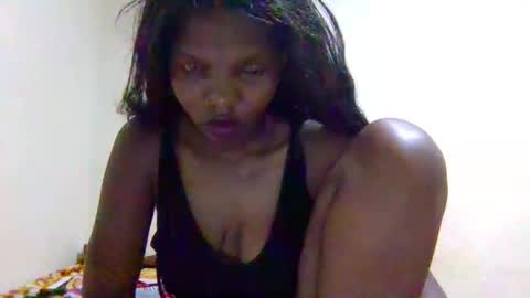 Snapshot of sexybrown14 chatting on September 28, 2:22 pm Essy online show from September 28, 2:22 pm