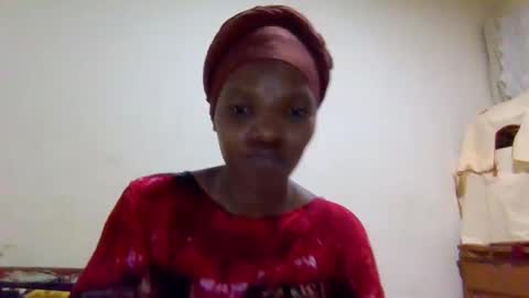 Snapshot of sexybrown14 chatting on September 26, 7:17 am Essy online show from September 26, 7:17 am