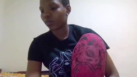 Snapshot of sexybrown14 chatting on September 14, 11:08 am Essy online show from September 14, 11:08 am