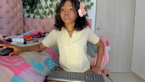 Snapshot of sexybrunnetem chatting on January 14, 7:48 am sofia online show from January 14, 7:48 am
