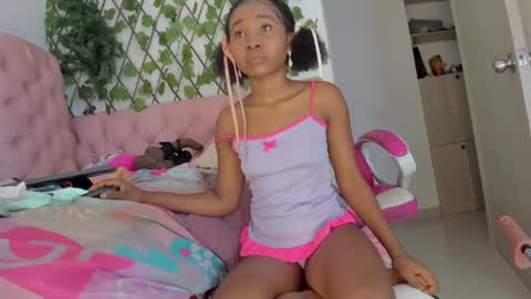 Snapshot of sexybrunnetem chatting on January 20, 8:41 am sofia online show from January 20, 8:41 am