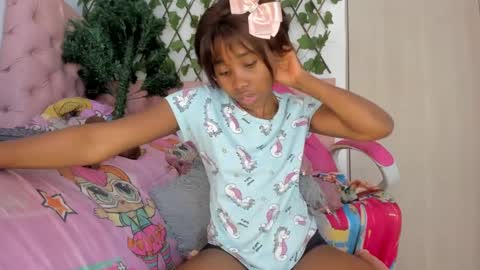Snapshot of sexybrunnetem chatting on December 20, 6:35 pm sofia online show from December 20, 6:35 pm