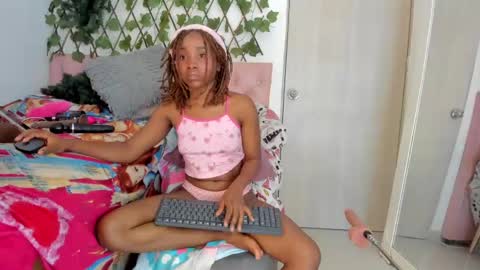 Snapshot of sexybrunnetem chatting on March 12, 9:03 pm sofia online show from March 12, 9:03 pm