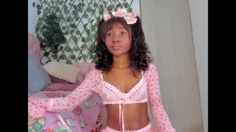 Snapshot of sexybrunnetem chatting on December 12, 7:41 am sofia online show from December 12, 7:41 am
