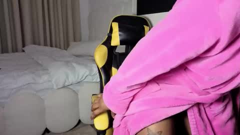 Snapshot of sexycabdy chatting on September 10, 12:32 am sexycabdy online show from September 10, 12:32 am