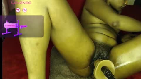 Snapshot of sexycabdy chatting on February 8, 3:21 pm sexycabdy online show from February 8, 3:21 pm