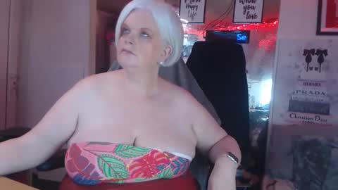 sexychazza16 online show from February 11, 11:50 pm