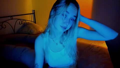 Sophia online show from December 8, 8:15 pm
