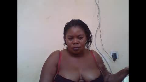 Snapshot of sexydove2 chatting on October 14, 8:50 am EMILY online show from October 14, 8:50 am