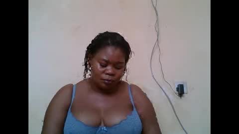 Snapshot of sexydove2 chatting on October 13, 8:39 am EMILY online show from October 13, 8:39 am