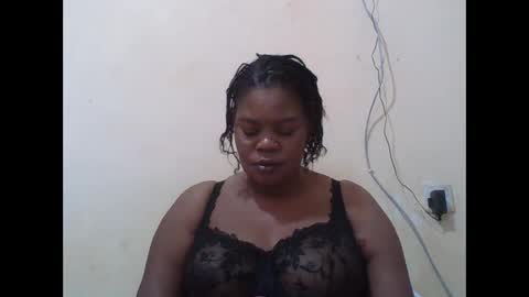 Snapshot of sexydove2 chatting on October 6, 4:07 am EMILY online show from October 6, 4:07 am