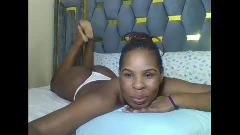 Snapshot of sexyebonygal chatting on September 30, 6:57 pm QUINTER online show from September 30, 6:57 pm