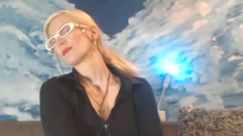 Snapshot of sexyeni chatting on January 9, 12:14 am ENI pvt moan your name WHEN I M NOT online you tell me in SNAPCHAT deal yes add me... FREE TWITTER magiconline101...... online show from January 9, 12:14 am