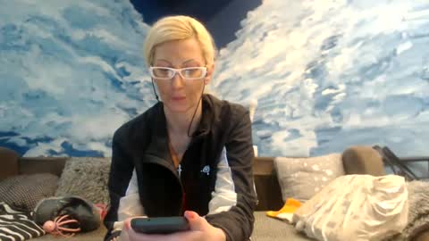 Snapshot of sexyeni chatting on January 26, 10:13 pm ENI pvt moan your name WHEN I M NOT online you tell me in SNAPCHAT deal yes add me... FREE TWITTER magiconline101...... online show from January 26, 10:13 pm