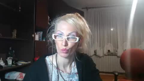 Snapshot of sexyeni chatting on January 6, 12:05 am ENI pvt moan your name WHEN I M NOT online you tell me in SNAPCHAT deal yes add me... FREE TWITTER magiconline101...... online show from January 6, 12:05 am
