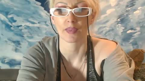 Snapshot of sexyeni chatting on December 20, 10:22 pm ENI pvt moan your name WHEN I M NOT online you tell me in SNAPCHAT deal yes add me... FREE TWITTER magiconline101...... online show from December 20, 10:22 pm