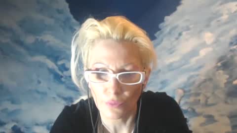 Snapshot of sexyeni chatting on January 10, 8:26 pm ENI pvt moan your name WHEN I M NOT online you tell me in SNAPCHAT deal yes add me... FREE TWITTER magiconline101...... online show from January 10, 8:26 pm