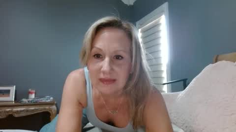Snapshot of sexyfloridamilf chatting on March 10, 2:26 pm LisaisLuscious online show from March 10, 2:26 pm