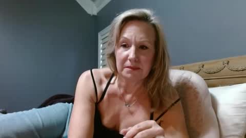 Snapshot of sexyfloridamilf chatting on January 19, 3:21 pm LisaisLuscious online show from January 19, 3:21 pm