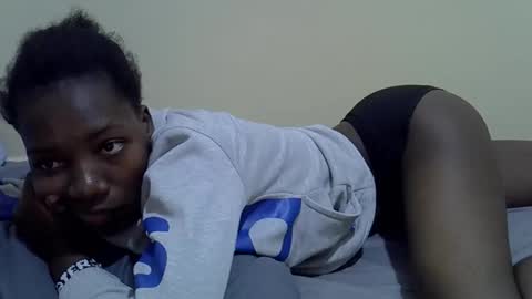 Snapshot of sexyghurl12 chatting on October 3, 4:23 pm sexyghurl12 online show from October 3, 4:23 pm