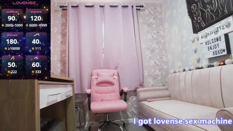 Snapshot of sexyhottease69 chatting on December 9, 10:43 am Flavia online show from December 9, 10:43 am