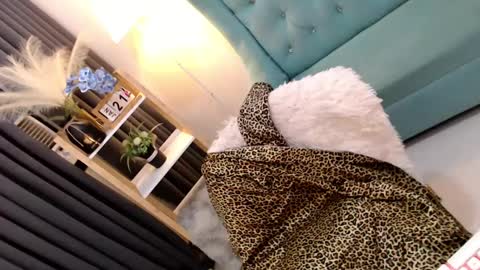 Snapshot of sexyjeanniecuntcums chatting on January 21, 12:18 pm JENNY online show from January 21, 12:18 pm