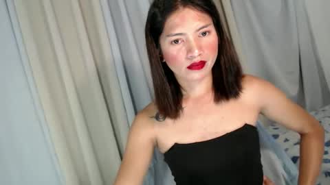 kylie jenner red lips online show from September 13, 5:43 pm