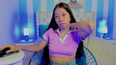 laura online show from December 17, 11:39 am