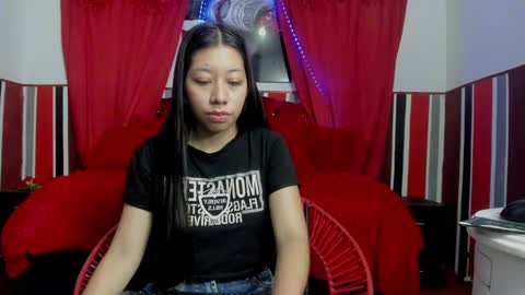 laura online show from February 18, 11:11 am