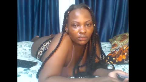 Snapshot of sexylinaa_ chatting on December 12, 11:07 am Sexylina online show from December 12, 11:07 am