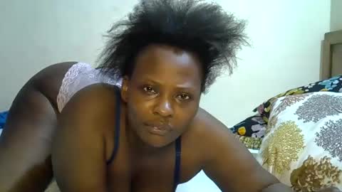 Snapshot of sexylinaa_ chatting on February 21, 7:21 pm Sexylina online show from February 21, 7:21 pm
